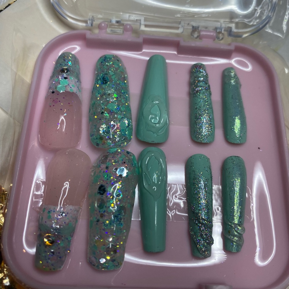 Turquoise nails - Picture 6 of 6